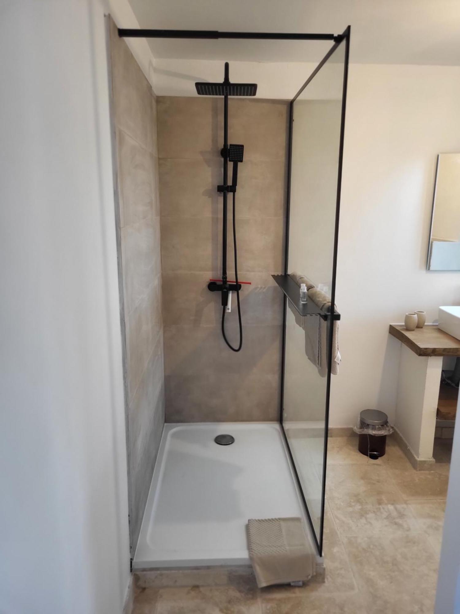 Bastide De La Madeleine Bed & Breakfast Pougnadoresse Oda fotoğraf